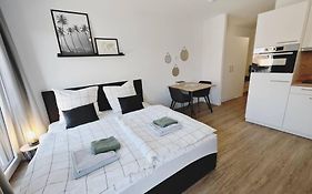 Ticasa Palms Zentral-Outlet-Smarttv-Aufzug-Stylisch-Unique